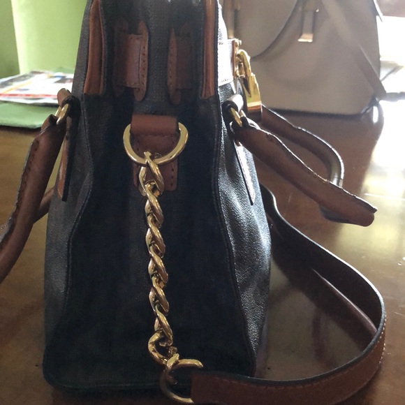 Micheal Kors - Picture 2 of 3